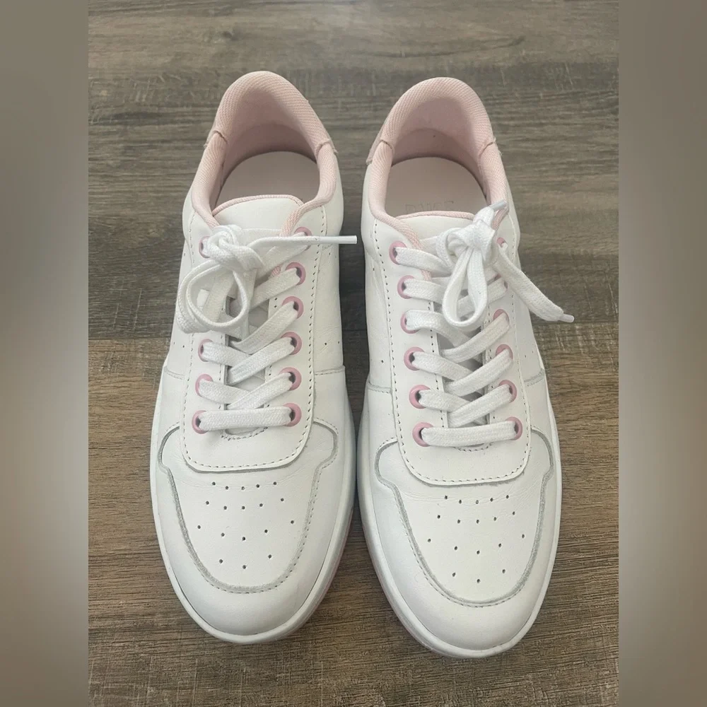 New PAIGE Remy Sneaker size 7.5 - Picture 2 of 9